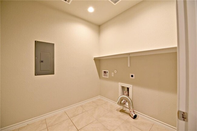 Building Photo - 549 John Muir Trl