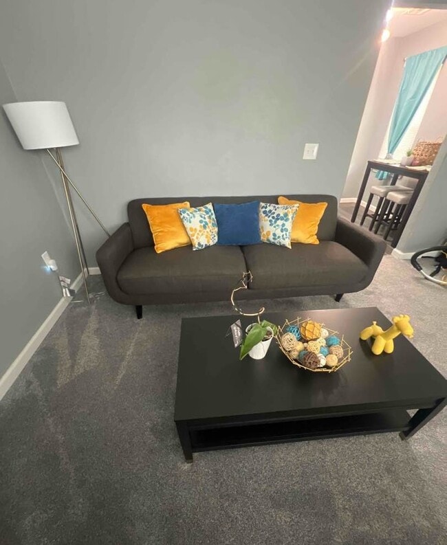 Building Photo - 1538 NE 42nd St