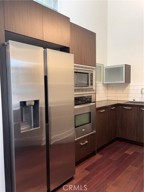 Building Photo - 600 Ridgeley Dr