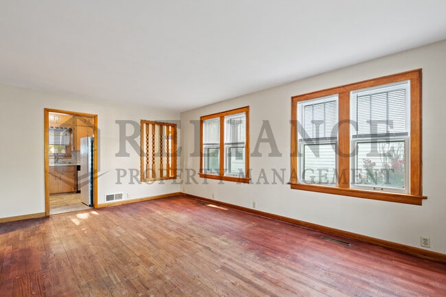 Building Photo - 216 S Meridian Ave