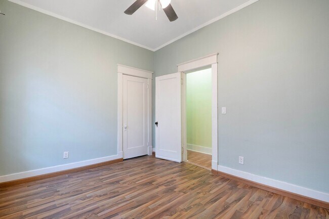 Building Photo - Charming Historic 2BR Apartment with Garag...