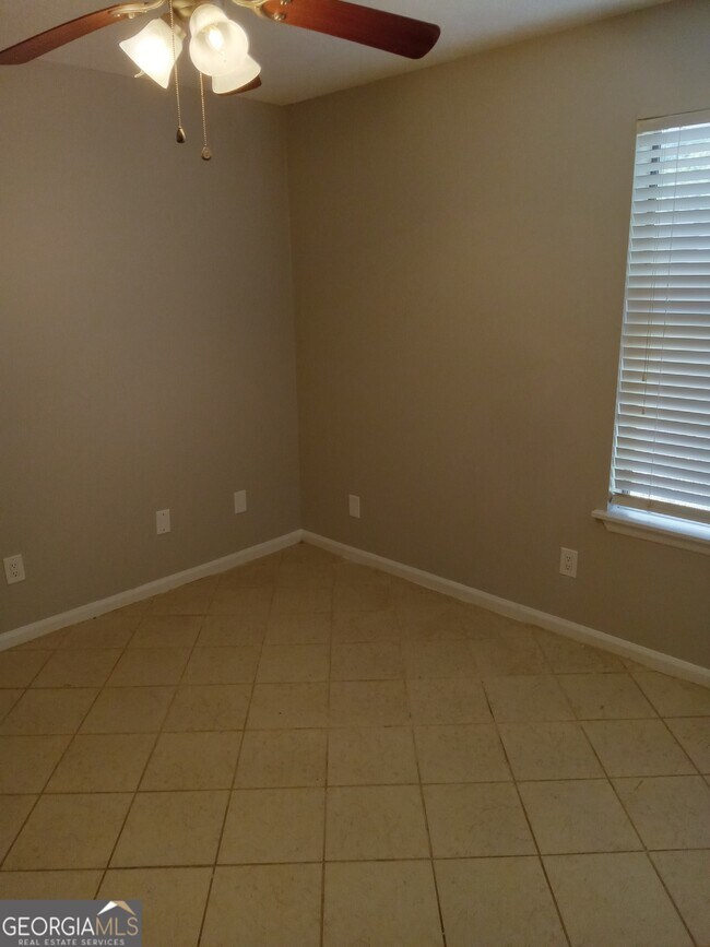 Building Photo - 9069 Sterling Ridge Ln