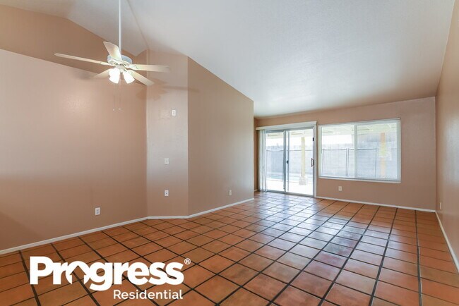 Building Photo - 327 Yarnell Dr