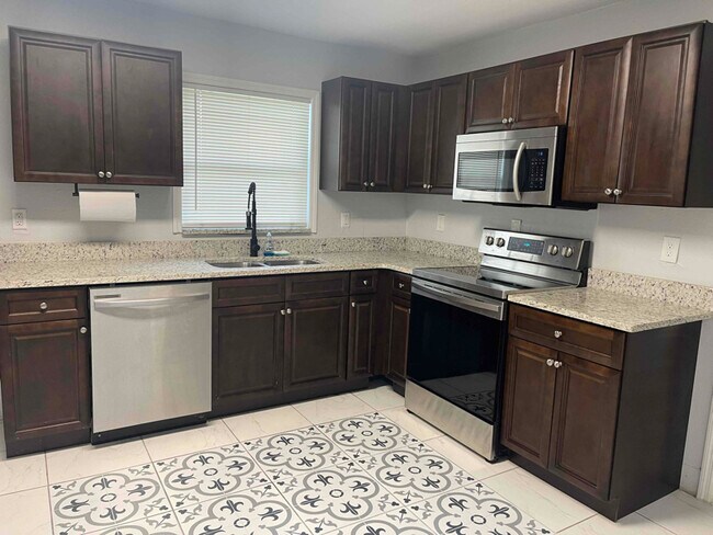 Building Photo - 2410 Ave C NW