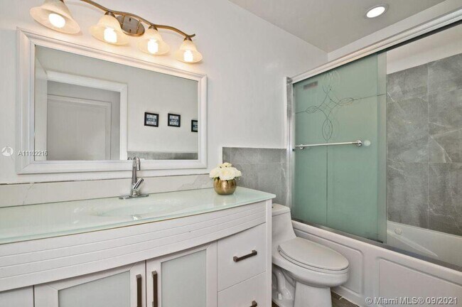 Building Photo - 5510 Pierce St