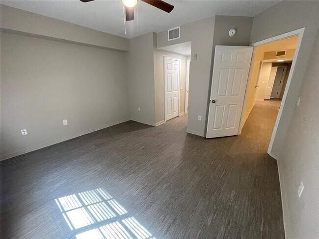 Building Photo - 6004 Portsdale Pl