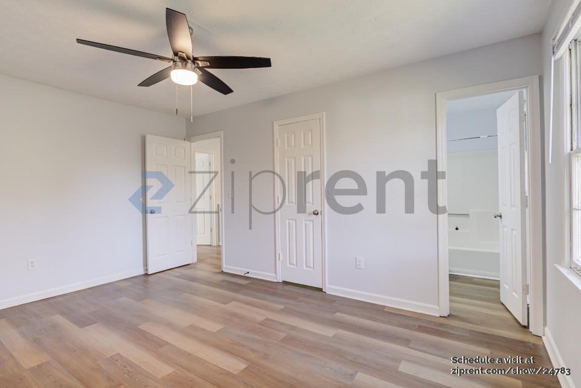 Building Photo - Unit A