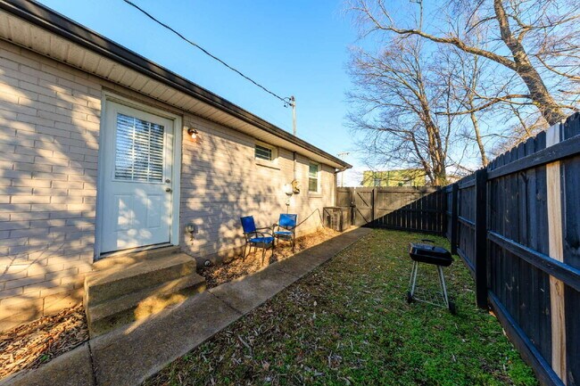 Building Photo - Renovated 2 Bed in Elizabeth Park for Lease w/ FLEXIBLE Lease Terms!!