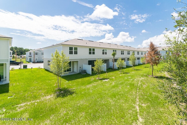 Building Photo - 215 Elmhurst Ln