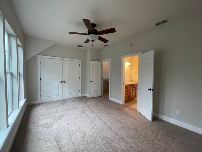 Building Photo - 1330 N Duval St