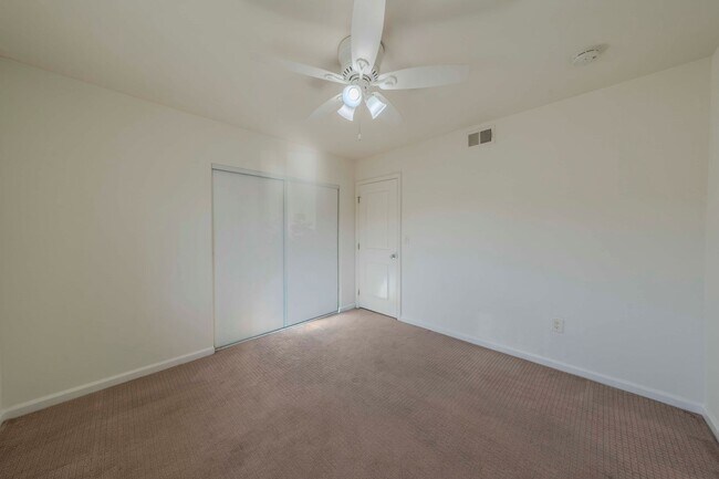 Building Photo - 16562 Sabot Ln