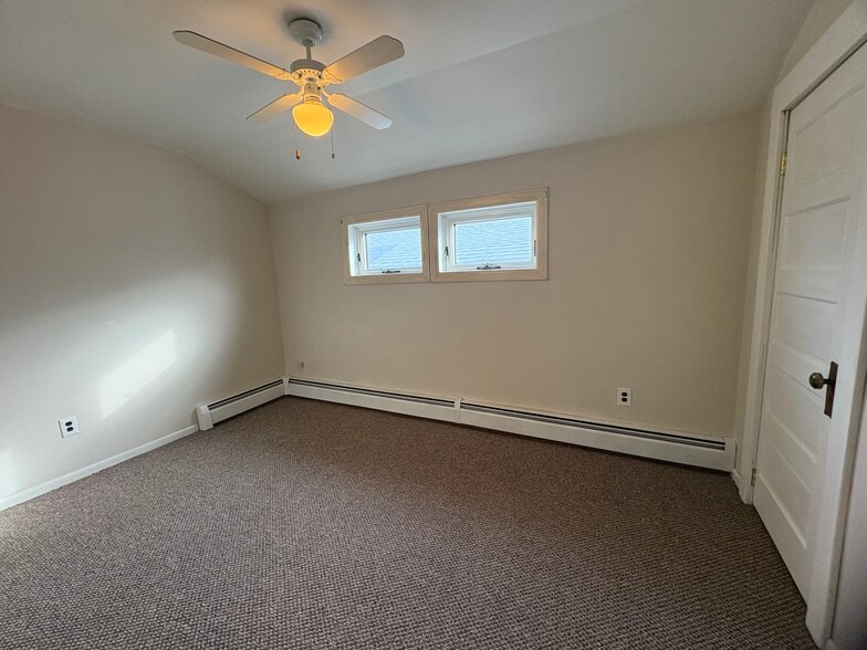 Building Photo - 23 Saint David St