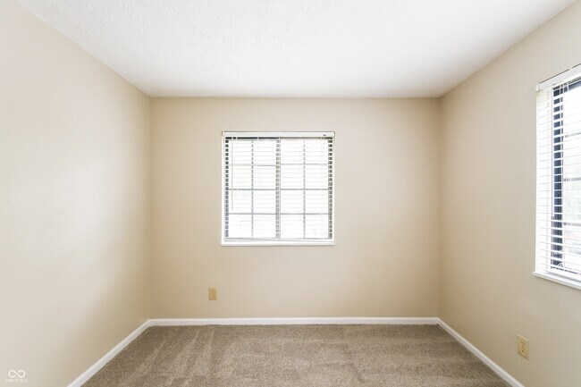 Building Photo - 6523 Woodmere Cir