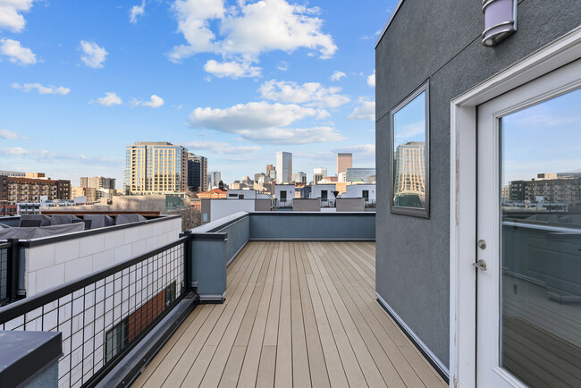 Rooftop Terrace - 80 W 10th Ave