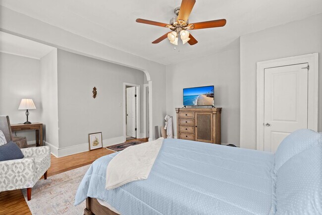 Building Photo - 335 Ashley Ave