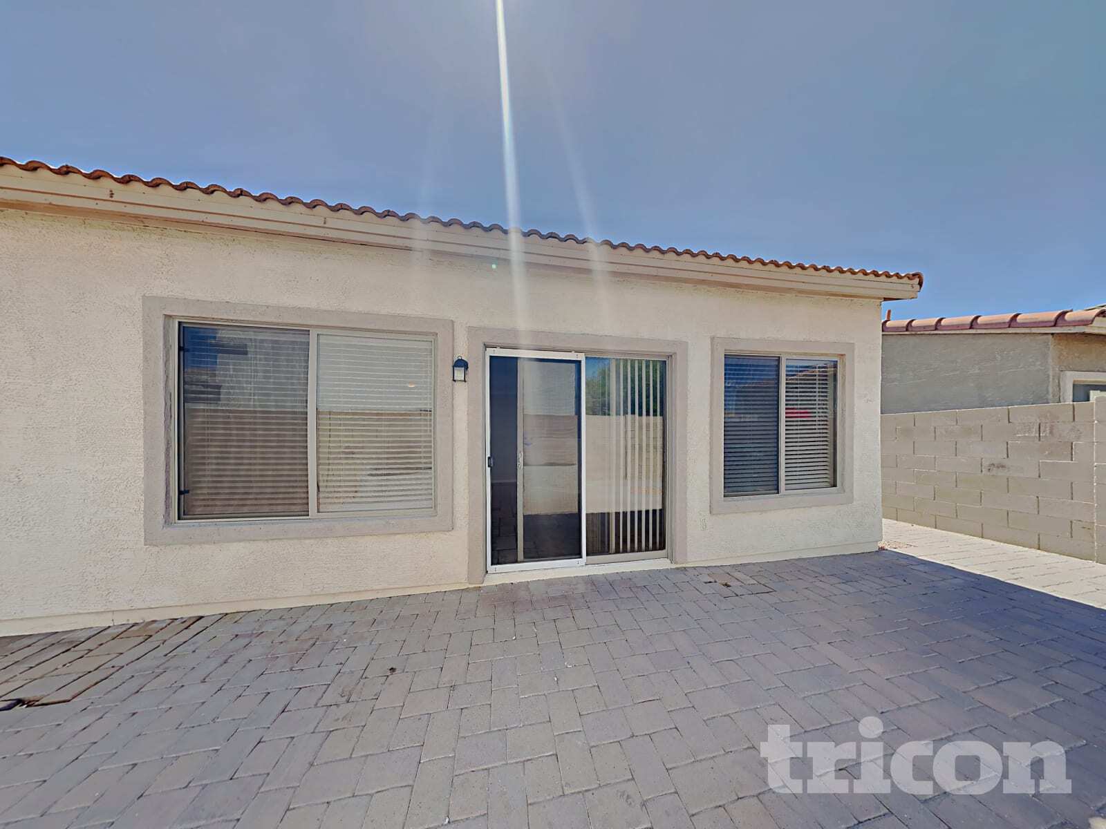 Building Photo - 504 W Beautiful Ln