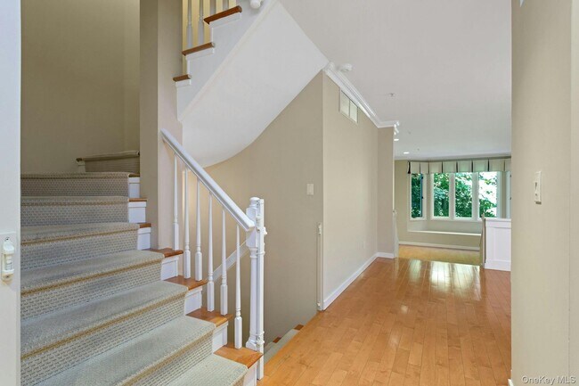 Building Photo - 102 Boulder Ridge Rd