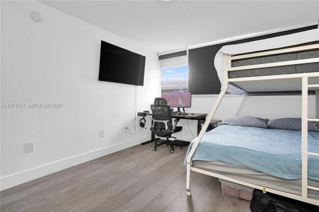 Building Photo - 830 NW 87th Ave