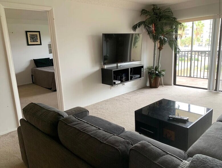 Building Photo - 500 Palm Springs Blvd