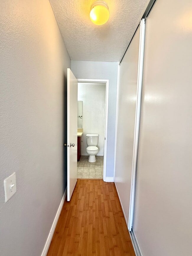 Building Photo - 2 Bedroom 2 bath Condo in Irvine