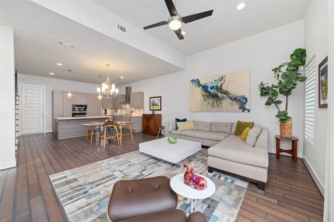 Building Photo - 11506 Royal Tower Pl