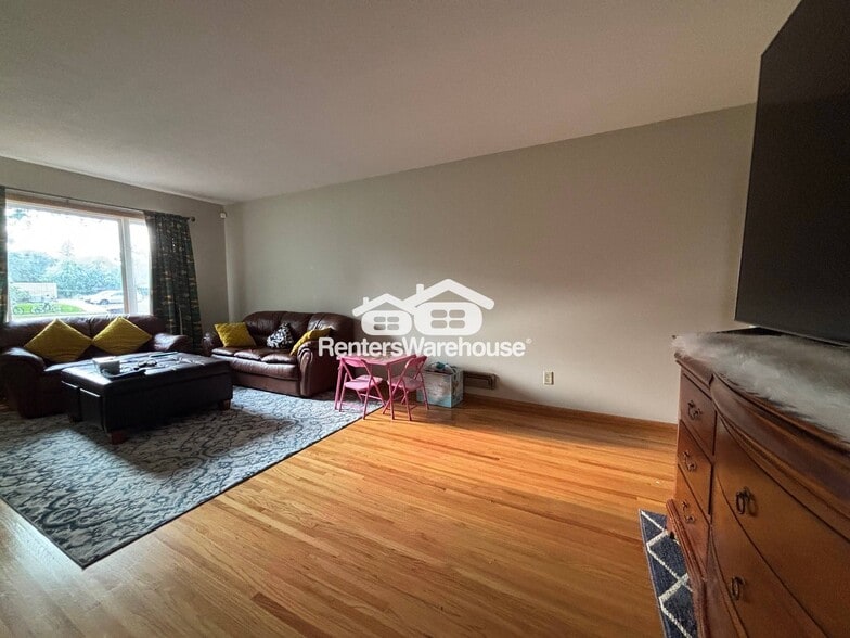 Building Photo - 9331 Portland Ave S