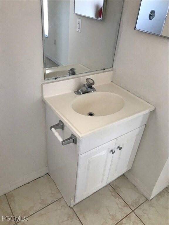 Building Photo - 1212 SE 24th Ave