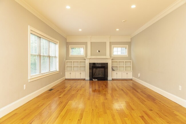 Building Photo - 33 Liberty Ave