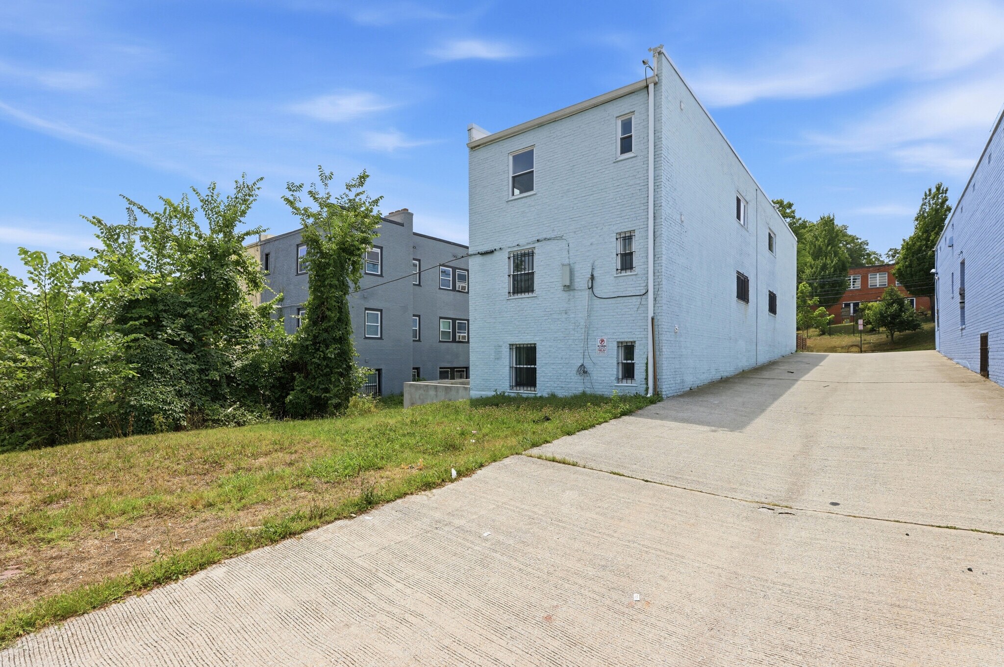 Building Photo - 4230 6th St SE