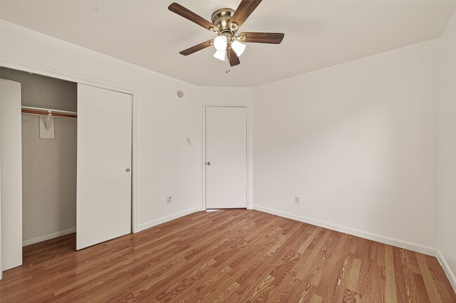 Building Photo - 16315 April Ridge Dr