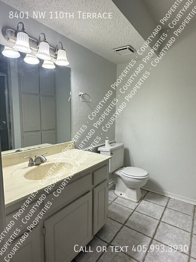 Building Photo - 8401 NW 110th Terrace