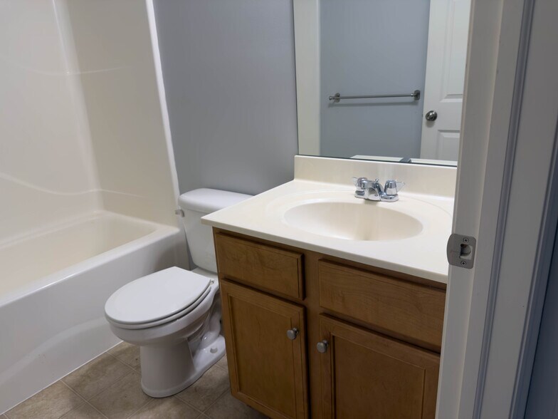 Building Photo - 111 N Village Cir