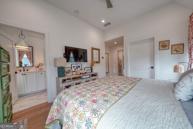 Building Photo - 305 Breakspear Ln