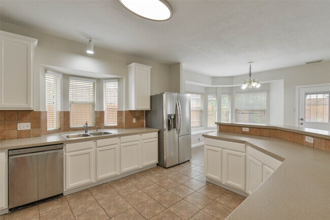 Building Photo - 15707 Sandisfield Ln