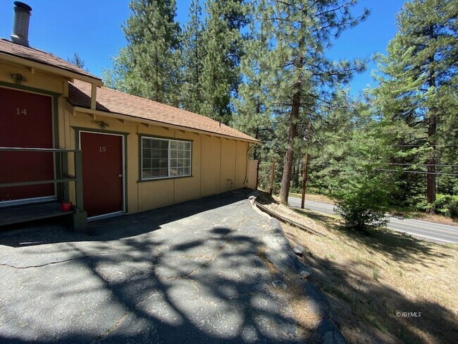 Primary Photo - 25840 CA-243