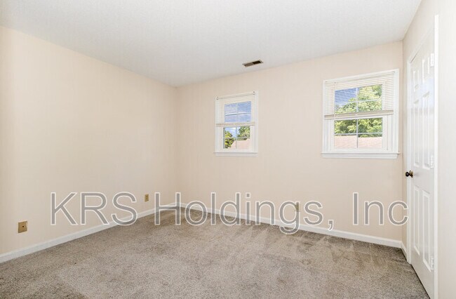 Building Photo - 2519 Hitchcock Dr