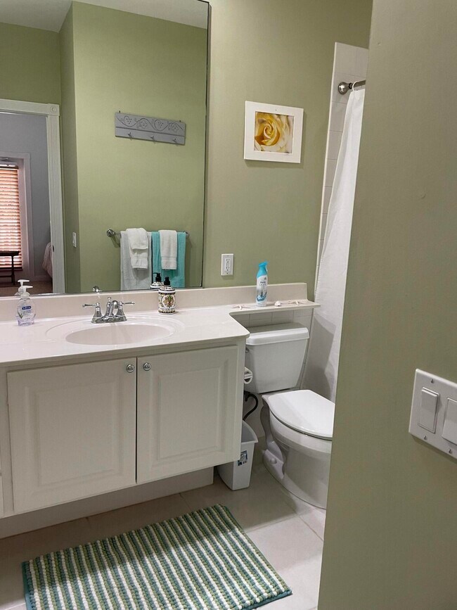 Building Photo - 168 Florence Dr