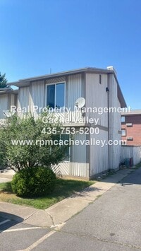 Building Photo - 1283 N 400 E