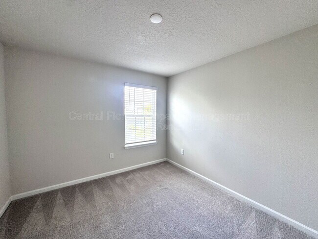 Building Photo - 5945 Glory Bower Dr