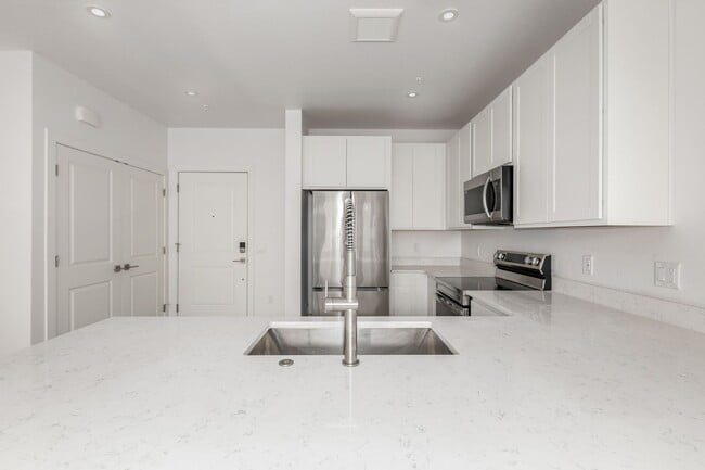 Building Photo - BRAND NEW Condo at SLOANS LAKE!