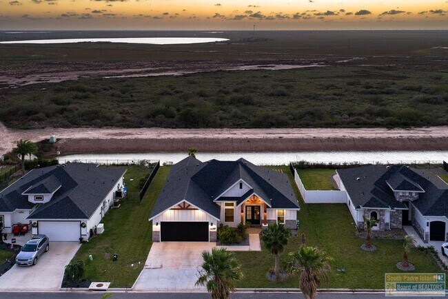Building Photo - 124 Torrey Pines Dr