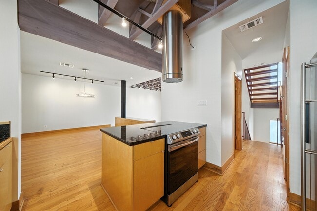 Building Photo - 1414 Rosewood St