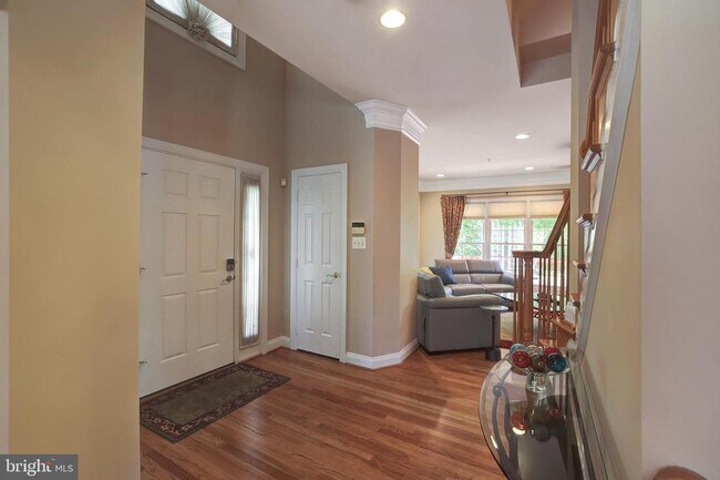 Building Photo - 1200 Treasure Oak Ct