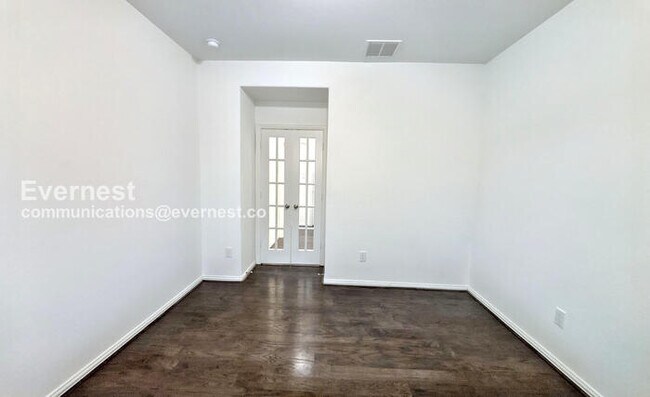 Building Photo - 4811 Sunset Park Ln