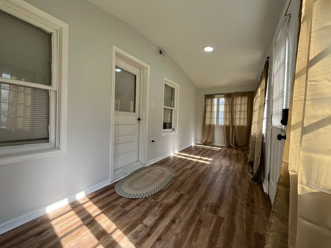 Building Photo - 139 North Ave