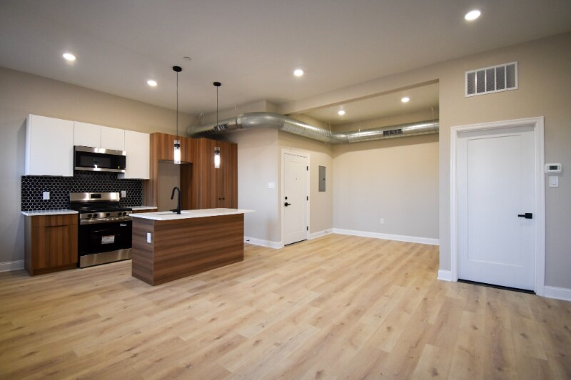 Building Photo - 1030 N 48th St