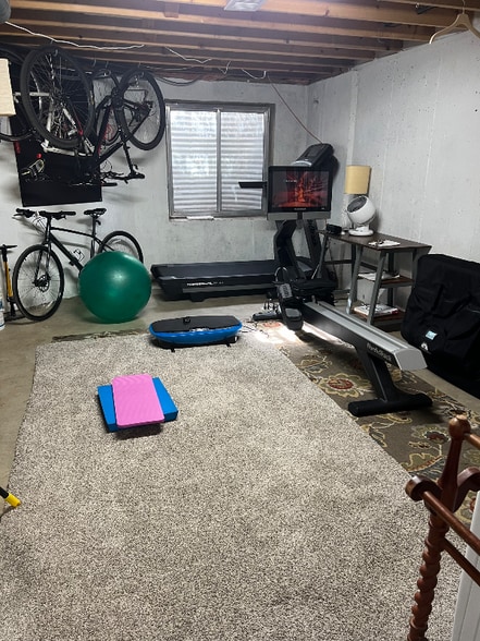 Building Photo - 8743 W Cornell Ave