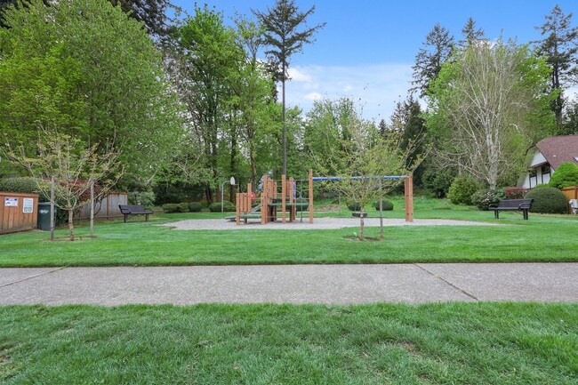 Building Photo - Move in ready now! 4 bedrooms in Lacey - North Thurston School district.