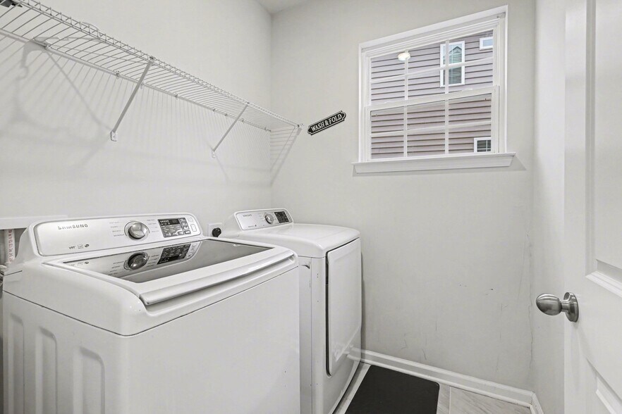 Building Photo - 15216 Lake Ridge Rd