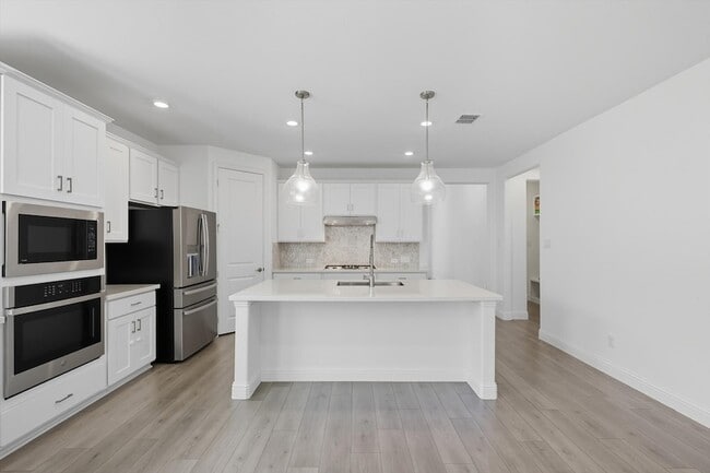 Building Photo - 1708 Nightshade Ln